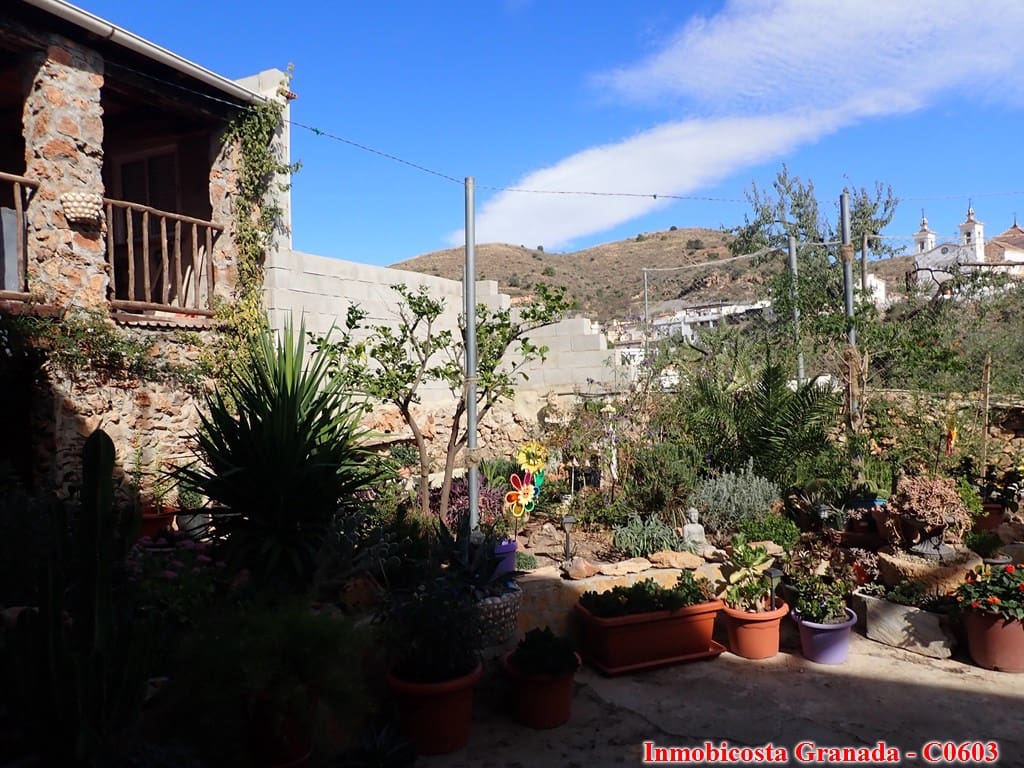 6 soveværelse Byhus til salg i Turon med garage - € 149.995 (Ref: 8578770)