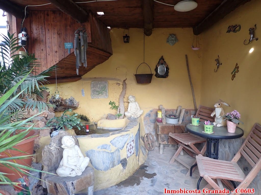 6 soveværelse Byhus til salg i Turon med garage - € 149.995 (Ref: 8578770)