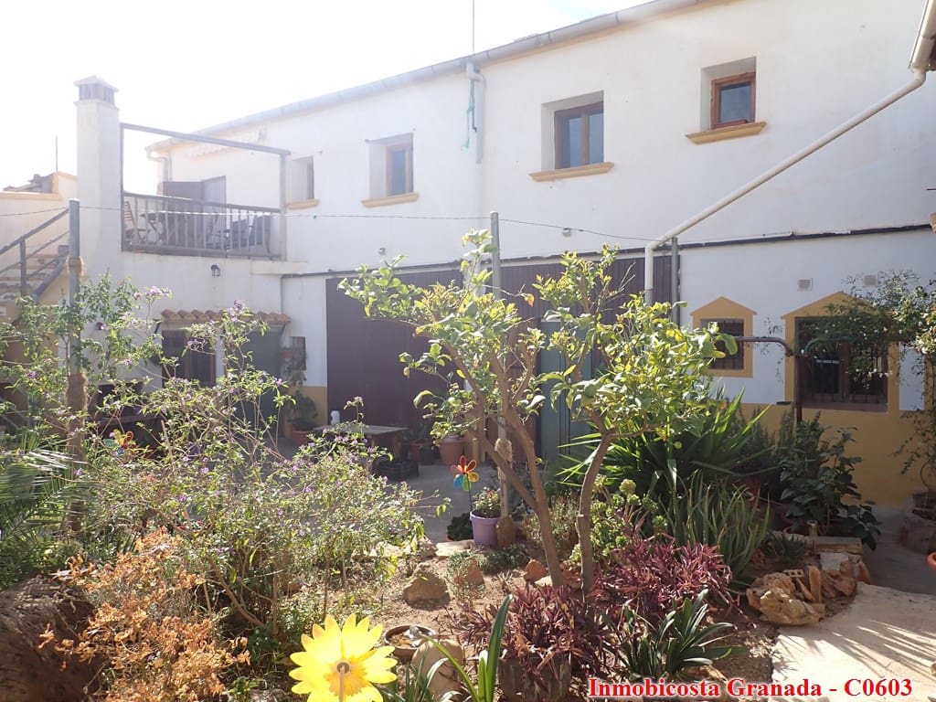 6 soveværelse Byhus til salg i Turon med garage - € 149.995 (Ref: 8578770)