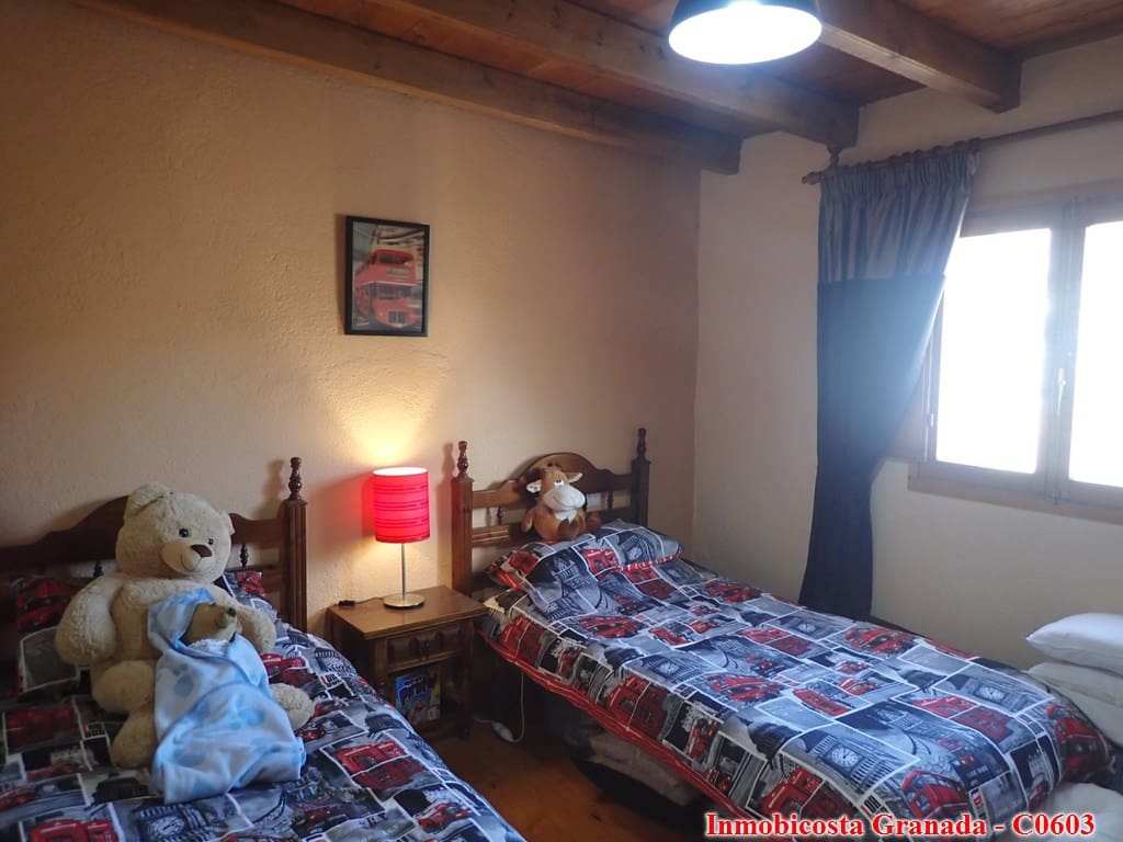 6 soveværelse Byhus til salg i Turon med garage - € 149.995 (Ref: 8578770)