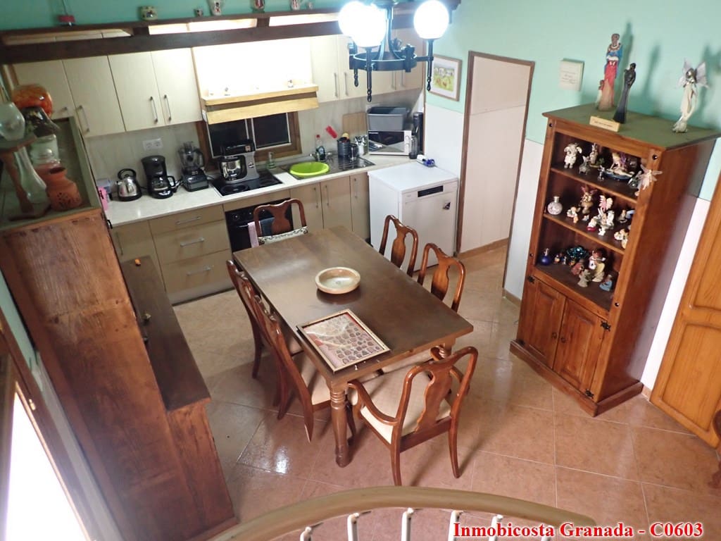 6 soveværelse Byhus til salg i Turon med garage - € 149.995 (Ref: 8578770)