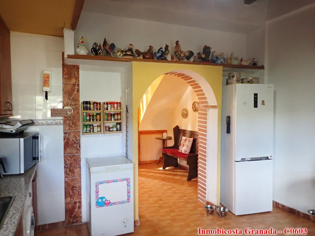 6 soveværelse Byhus til salg i Turon med garage - € 149.995 (Ref: 8578770)