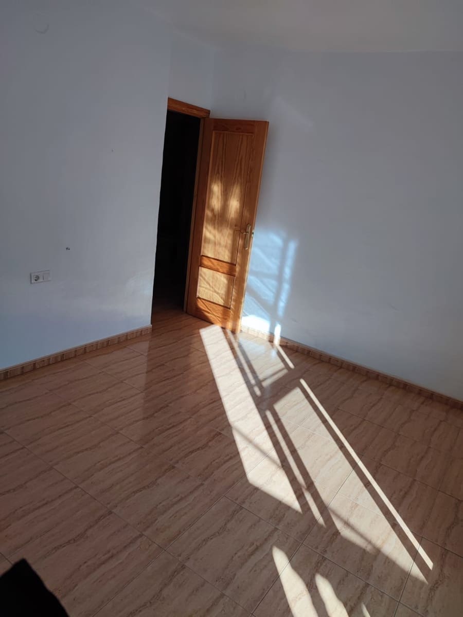 3 soveværelse Byhus til salg i Albunol med garage - € 120.000 (Ref: 8838003)