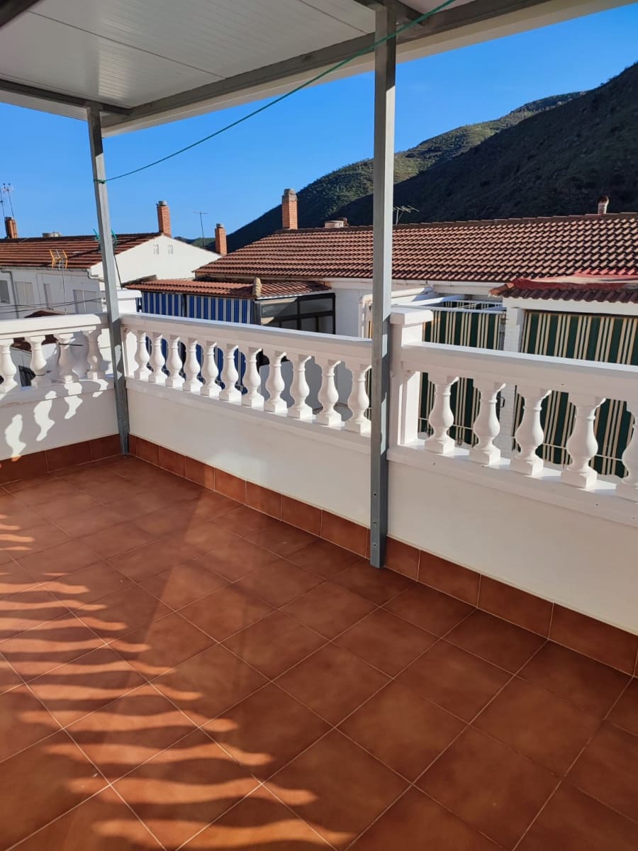 3 soveværelse Byhus til salg i Albunol med garage - € 120.000 (Ref: 8838003)