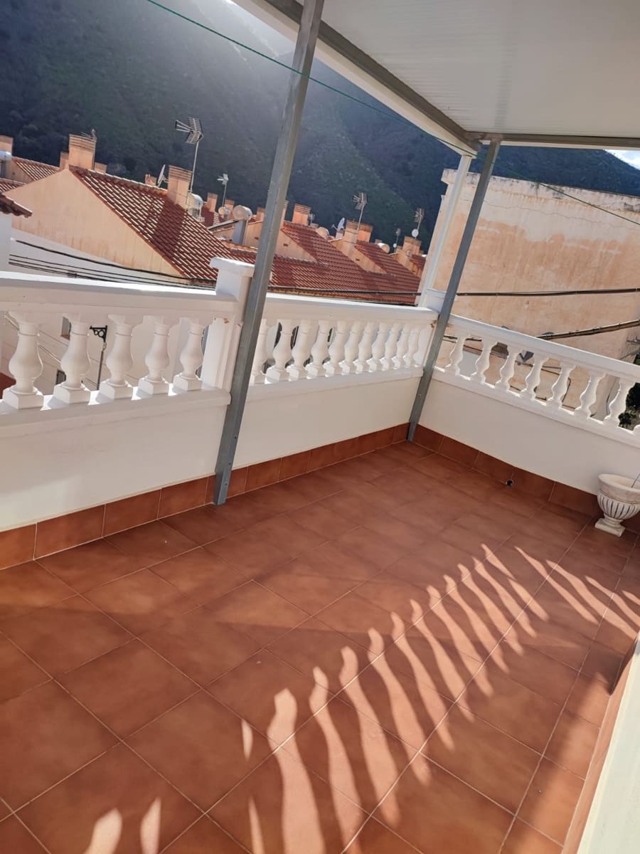 3 soveværelse Byhus til salg i Albunol med garage - € 120.000 (Ref: 8838003)