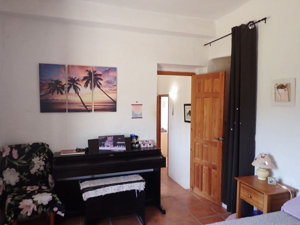 4 soverom Finca/Herregård til salgs i Yator med garasje - € 140 000 (Ref: 9050045)