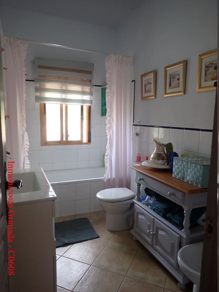 3 soveværelse Byhus til salg i Alfornon med swimmingpool garage - € 170.000 (Ref: 9056960)