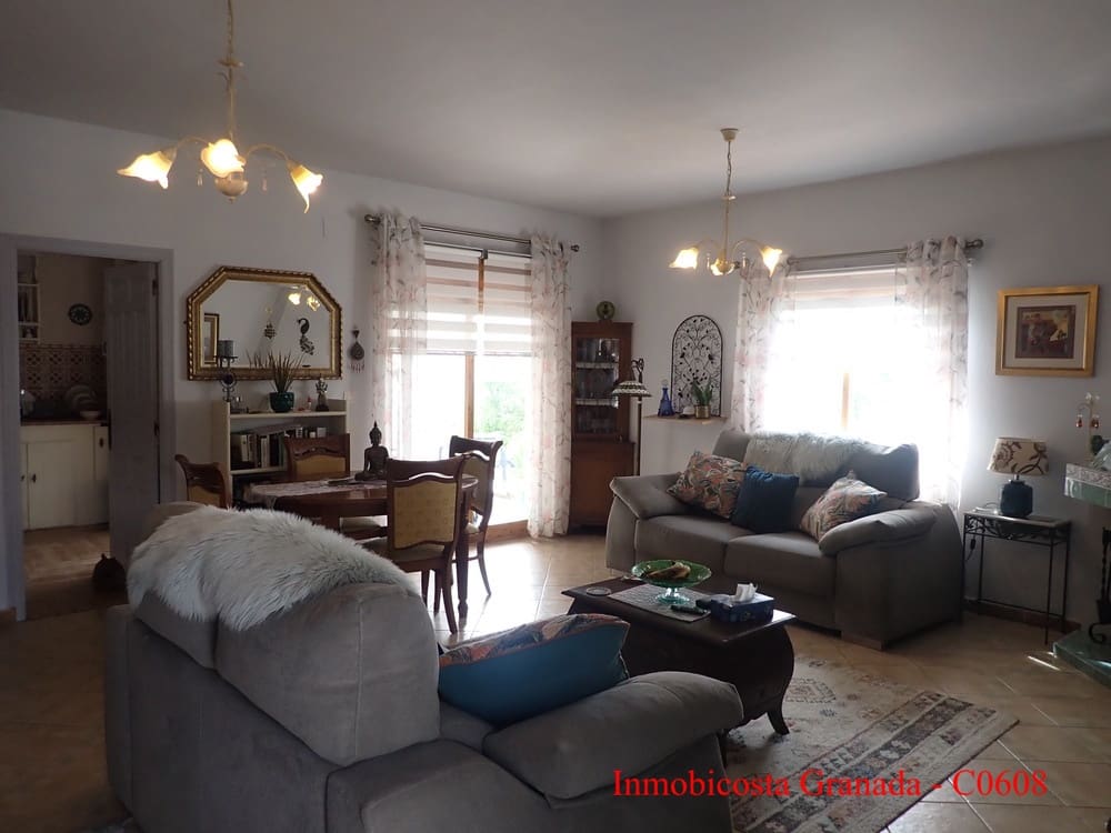 3 soveværelse Byhus til salg i Alfornon med swimmingpool garage - € 170.000 (Ref: 9056960)