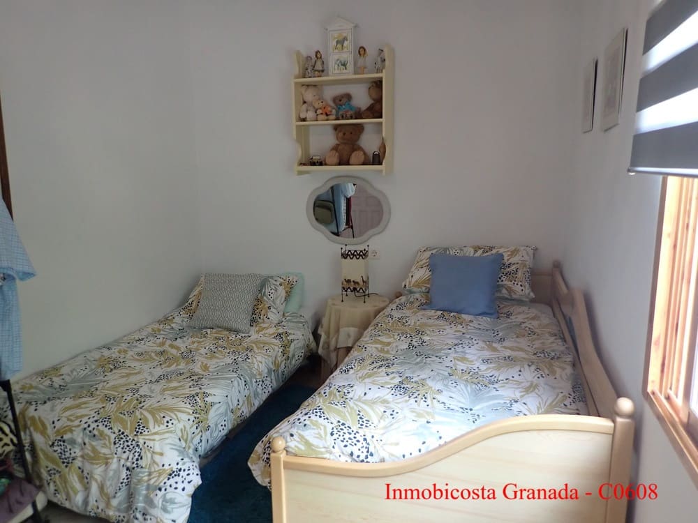 3 soveværelse Byhus til salg i Alfornon med swimmingpool garage - € 170.000 (Ref: 9056960)