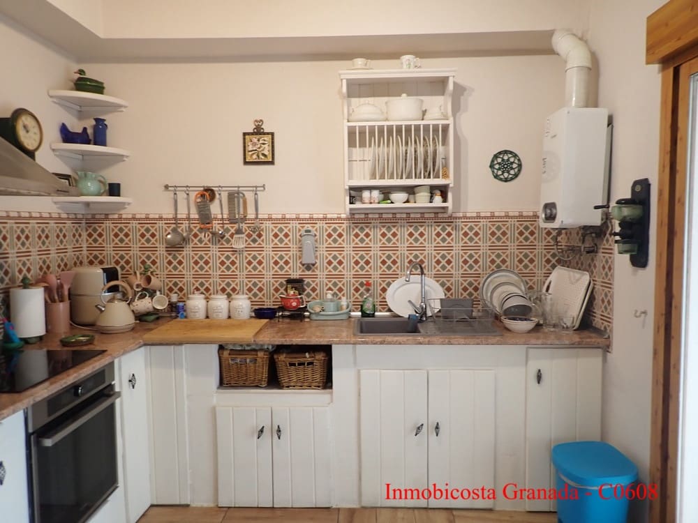 3 soveværelse Byhus til salg i Alfornon med swimmingpool garage - € 170.000 (Ref: 9056960)