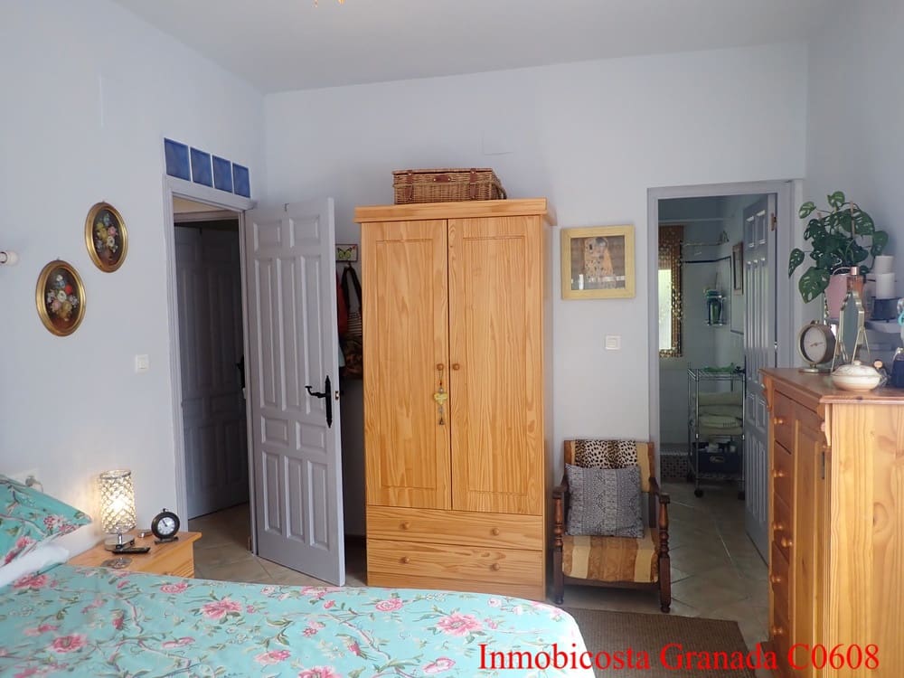 3 soveværelse Byhus til salg i Alfornon med swimmingpool garage - € 170.000 (Ref: 9056960)