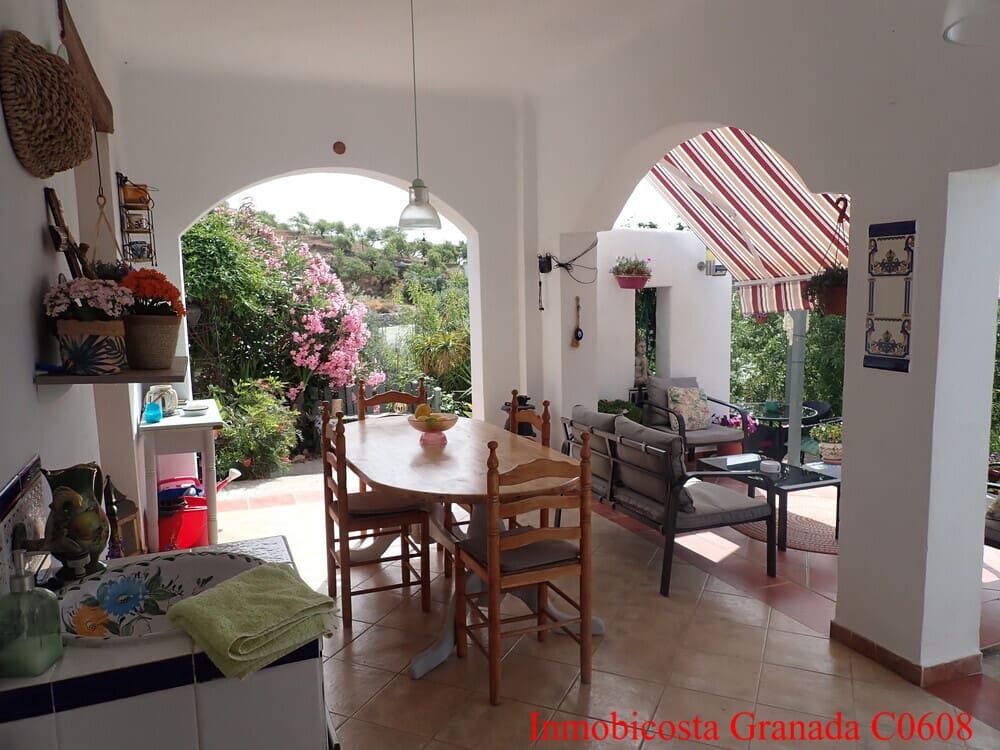 3 soveværelse Byhus til salg i Alfornon med swimmingpool garage - € 170.000 (Ref: 9056960)