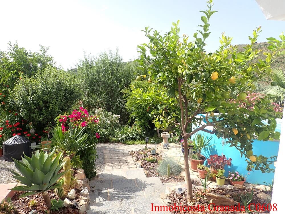 3 soveværelse Byhus til salg i Alfornon med swimmingpool garage - € 170.000 (Ref: 9056960)