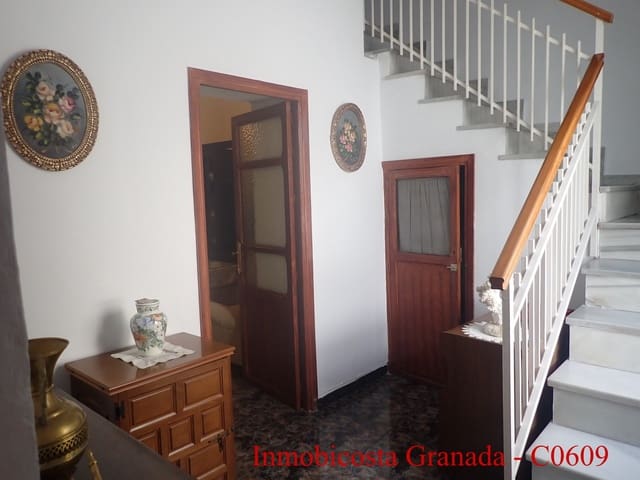 5 soveværelse Byhus til salg i Albuñol med garage - € 285.000 (Ref: 9219136)