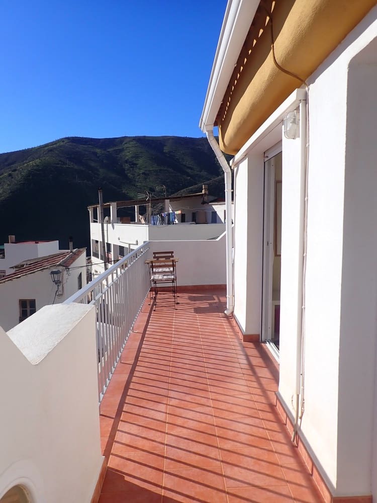 3 makuuhuone Omakotitalo myytävänä paikassa Albunol mukana uima-altaan 
autotalli - 135 000 € (Ref: 9525561)