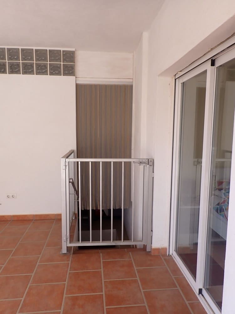 3 makuuhuone Omakotitalo myytävänä paikassa Albunol mukana uima-altaan 
autotalli - 135 000 € (Ref: 9525561)