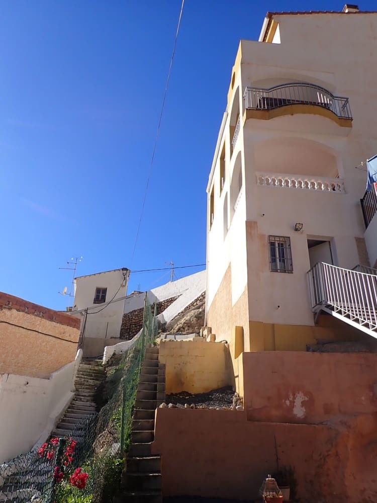 3 makuuhuone Omakotitalo myytävänä paikassa Albunol mukana uima-altaan 
autotalli - 135 000 € (Ref: 9525561)