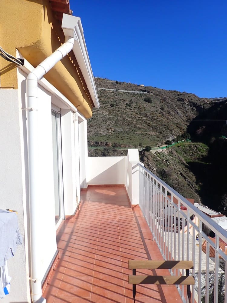 3 makuuhuone Omakotitalo myytävänä paikassa Albunol mukana uima-altaan 
autotalli - 135 000 € (Ref: 9525561)