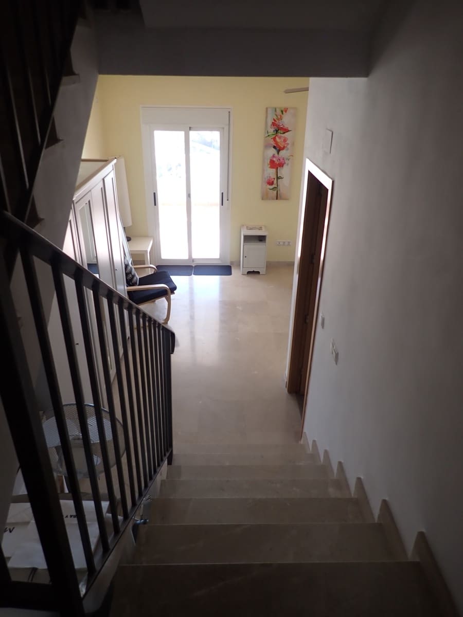 3 makuuhuone Omakotitalo myytävänä paikassa Albunol mukana uima-altaan 
autotalli - 135 000 € (Ref: 9525561)