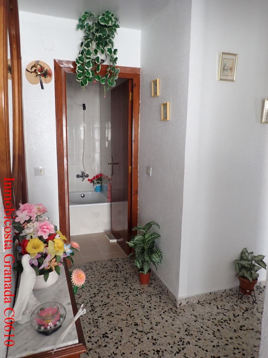 3 soveværelse Byhus til salg i Albondon med garage - € 85.000 (Ref: 9606570)