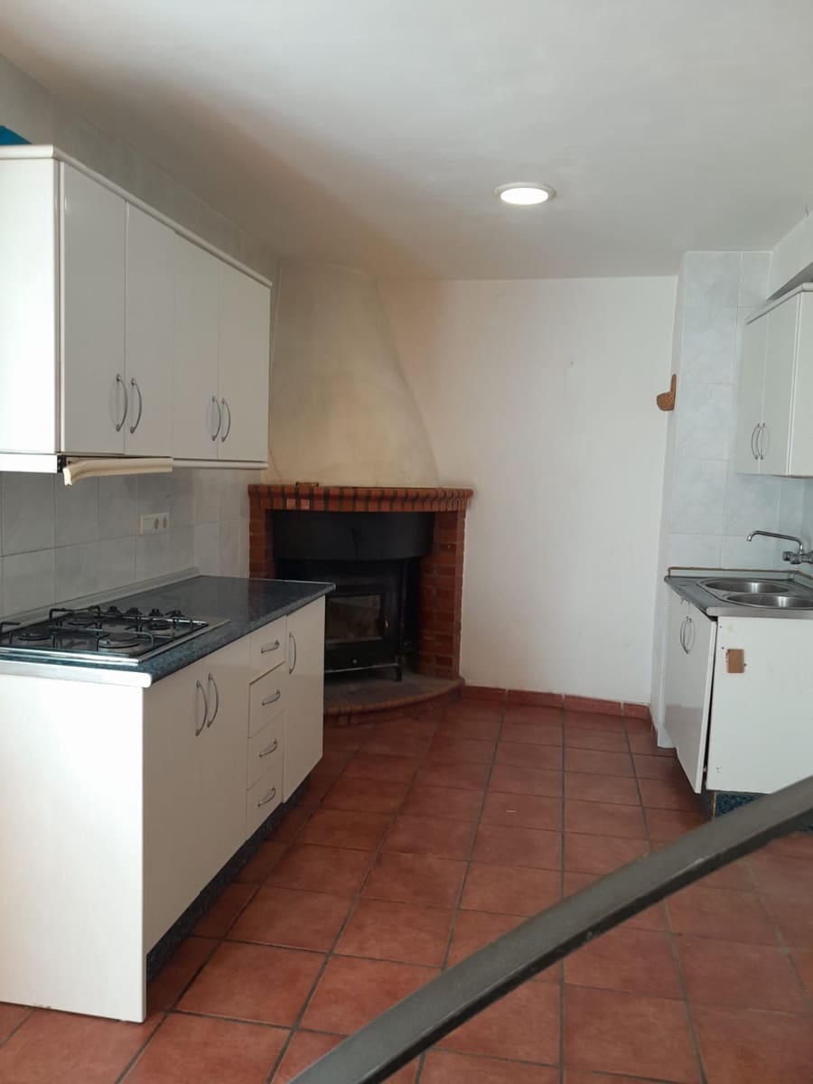 2 soveværelse Byhus til salg i Cadiar med garage - € 55.000 (Ref: 9610186)