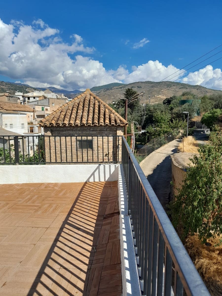 2 soveværelse Byhus til salg i Cadiar med garage - € 55.000 (Ref: 9610186)