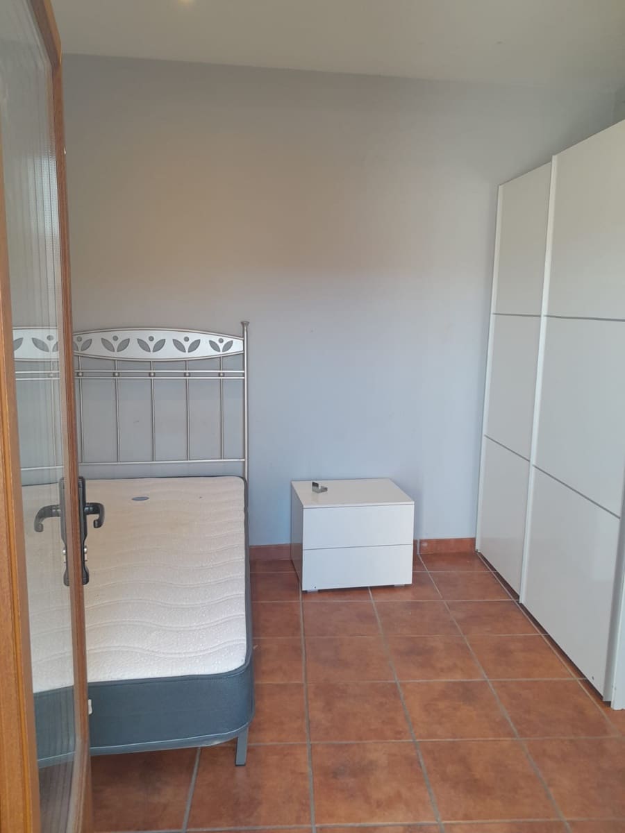 2 slaapkamer Huis te koop in Cadiar met garage - € 55.000 (Ref: 9610186)