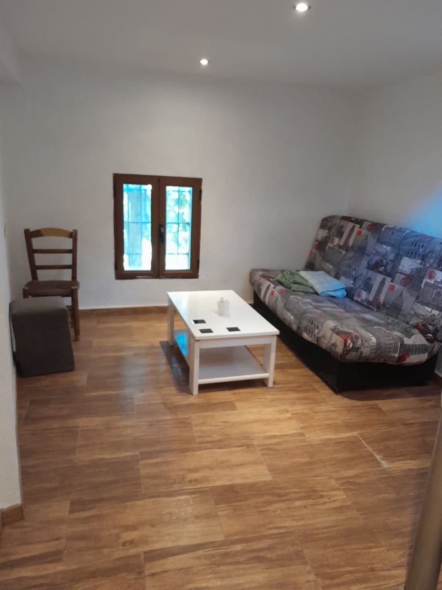 2 slaapkamer Huis te koop in Cadiar met garage - € 55.000 (Ref: 9610186)