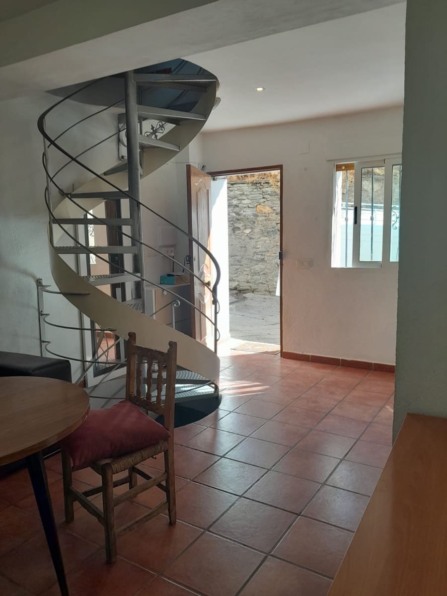 2 slaapkamer Huis te koop in Cadiar met garage - € 55.000 (Ref: 9610186)
