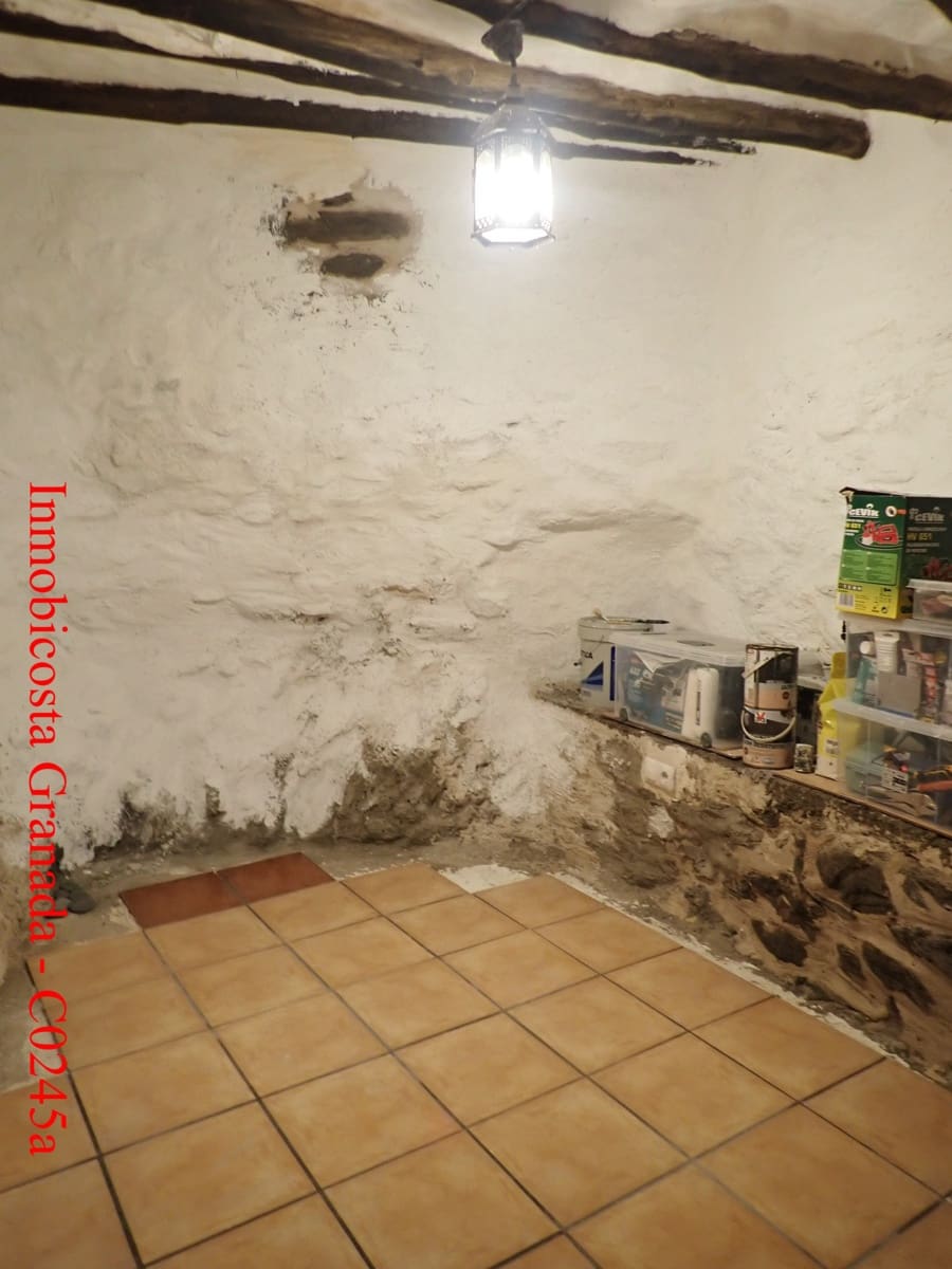 2 makuuhuone Omakotitalo myytävänä paikassa Albondon - 30 000 € (Ref: 9628366)