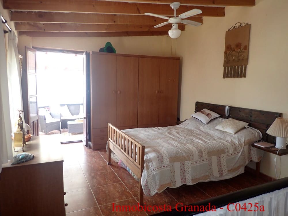 6 slaapkamer Rijtjeshuis te koop in La Rabita - € 99.000 (Ref: 9805384)