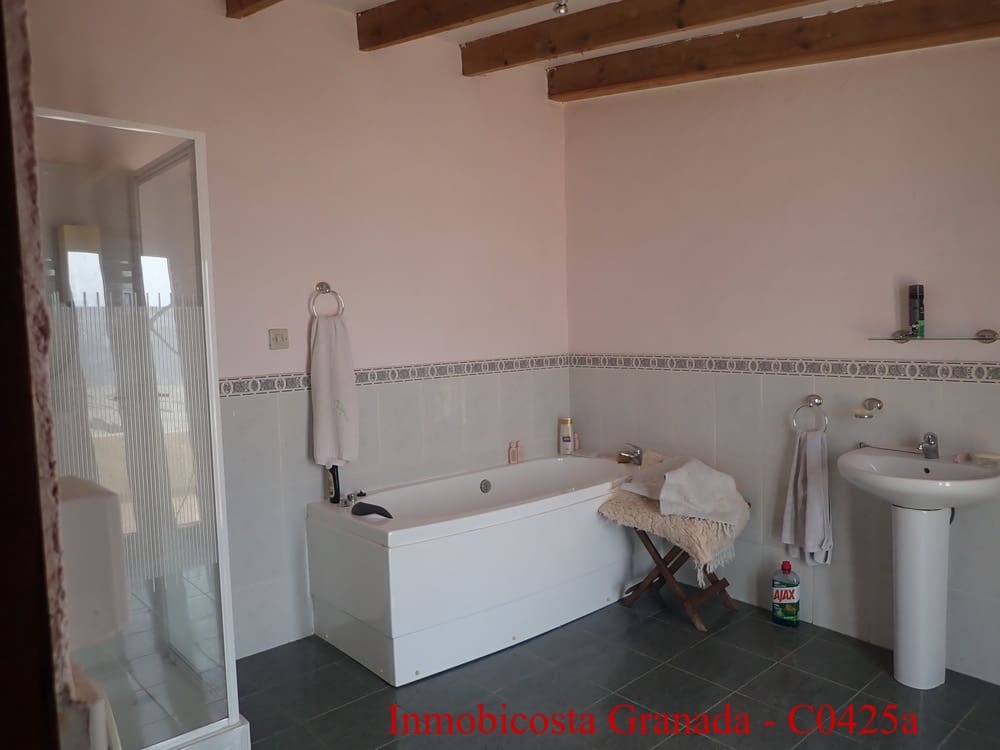 6 slaapkamer Rijtjeshuis te koop in La Rabita - € 99.000 (Ref: 9805384)