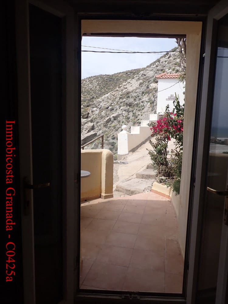 6 quarto Moradia em Banda para venda em La Rabita - 99 000 € (Ref: 9805384)
