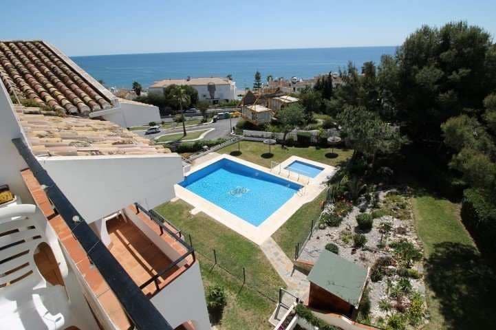   2 soveværelse   ferieLejlighed i Mijas Costa   med   swimmingpool   - € 525 (Ref: 7739028)