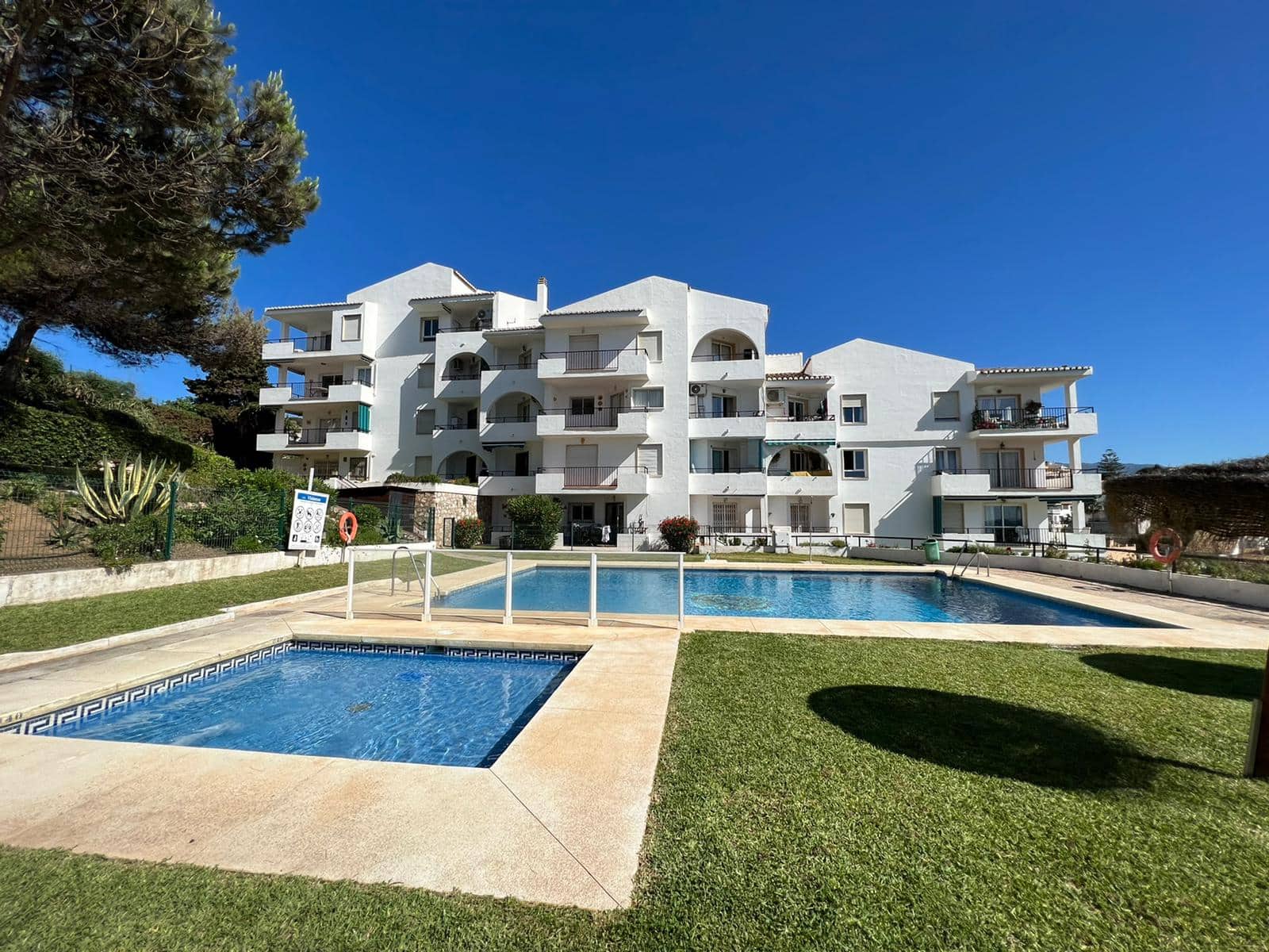   2 soveværelse   ferieLejlighed i Mijas Costa   med   swimmingpool   - € 525 (Ref: 7739028)