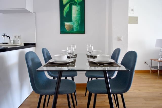 2 soveværelse Lejlighed til salg i Málaga by med swimmingpool - € 330.000 (Ref: 9338705)