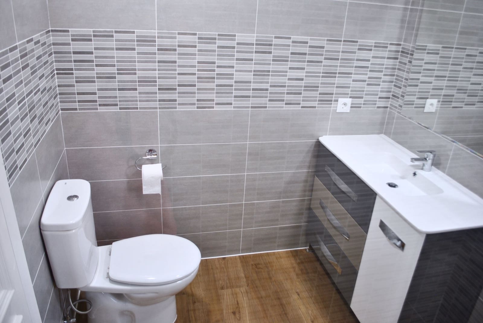 2 soveværelse Lejlighed til salg i Malaga by med swimmingpool - € 330.000 (Ref: 9338705)