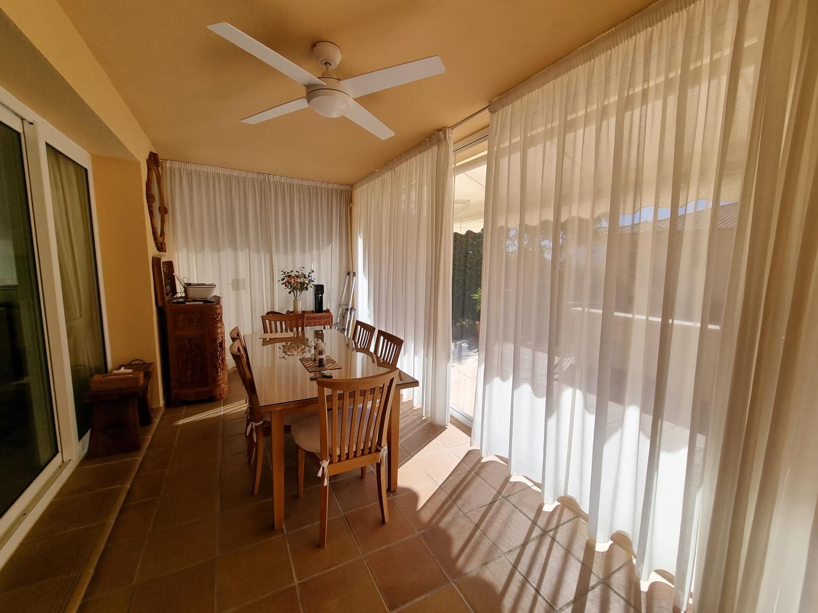 4 soveværelse Semi-Rækkehus til salg i Mijas Costa med swimmingpool garage - € 549.000 (Ref: 9340010)