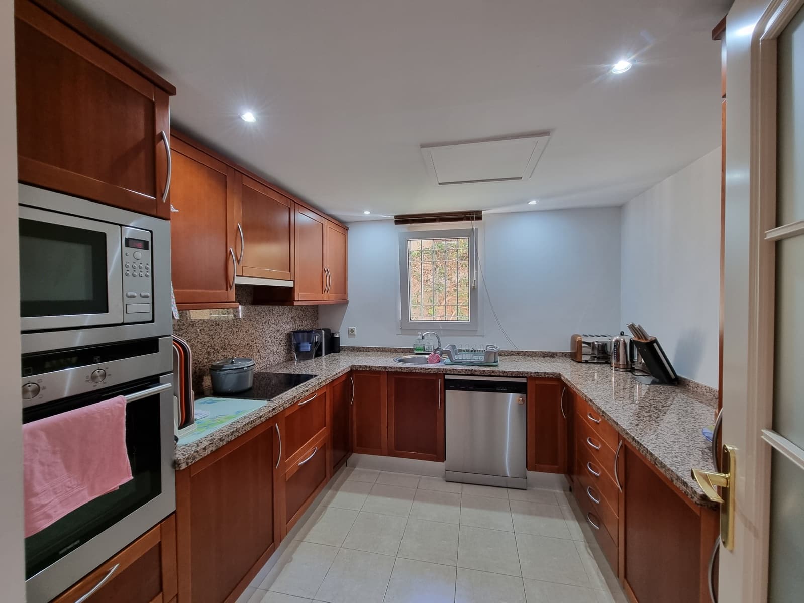 4 soveværelse Semi-Rækkehus til salg i Mijas Costa med swimmingpool garage - € 549.000 (Ref: 9340010)