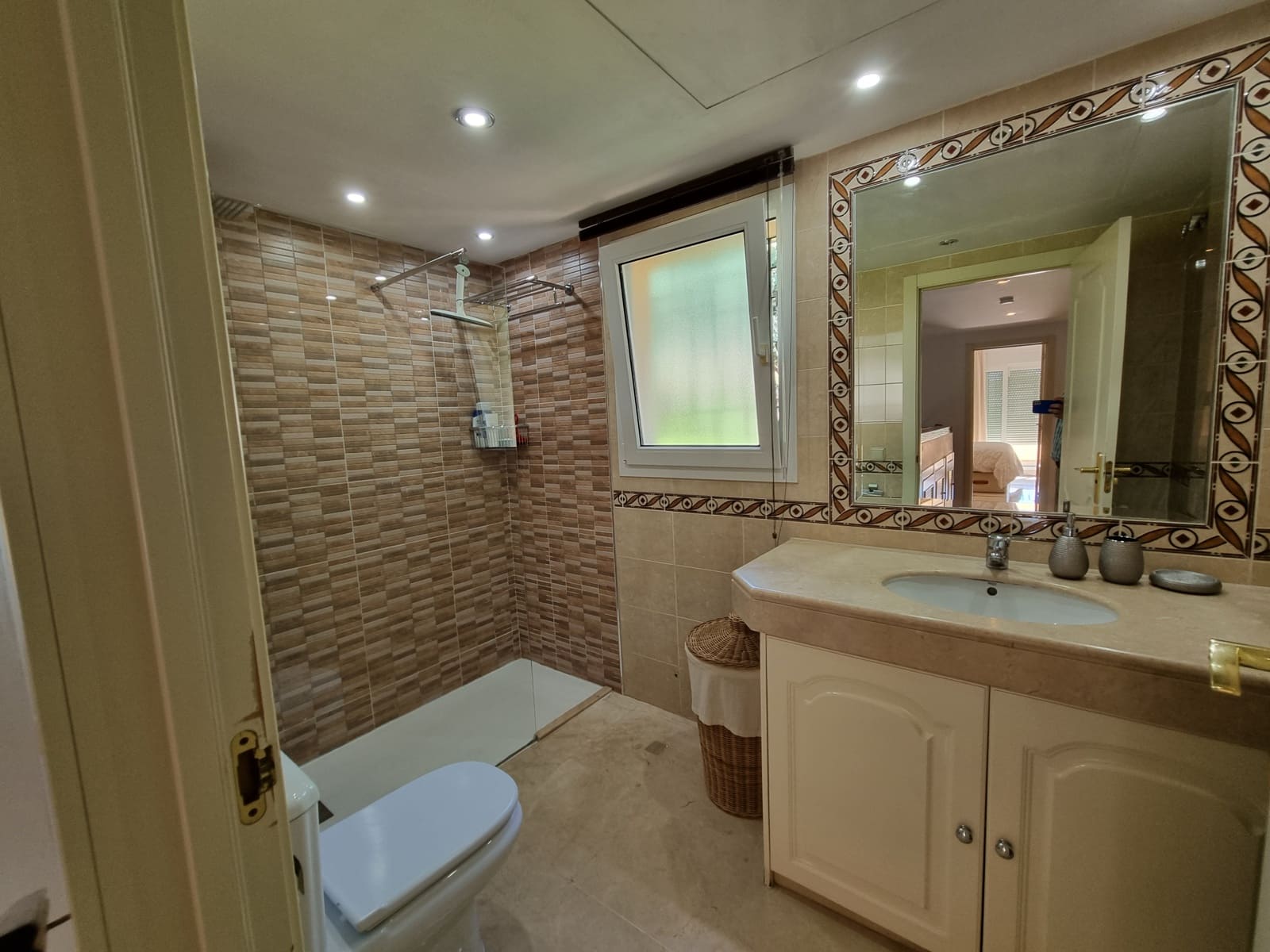 4 soveværelse Semi-Rækkehus til salg i Mijas Costa med swimmingpool garage - € 549.000 (Ref: 9340010)