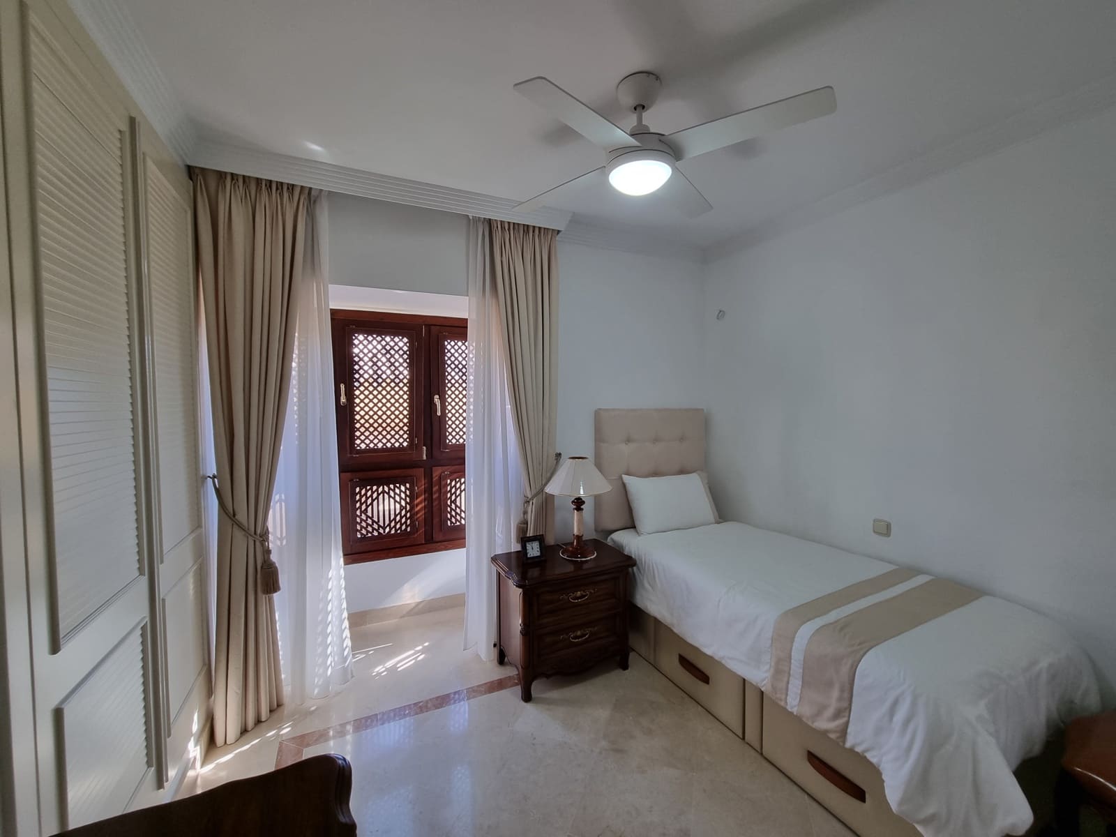 4 soveværelse Semi-Rækkehus til salg i Mijas Costa med swimmingpool garage - € 549.000 (Ref: 9340010)