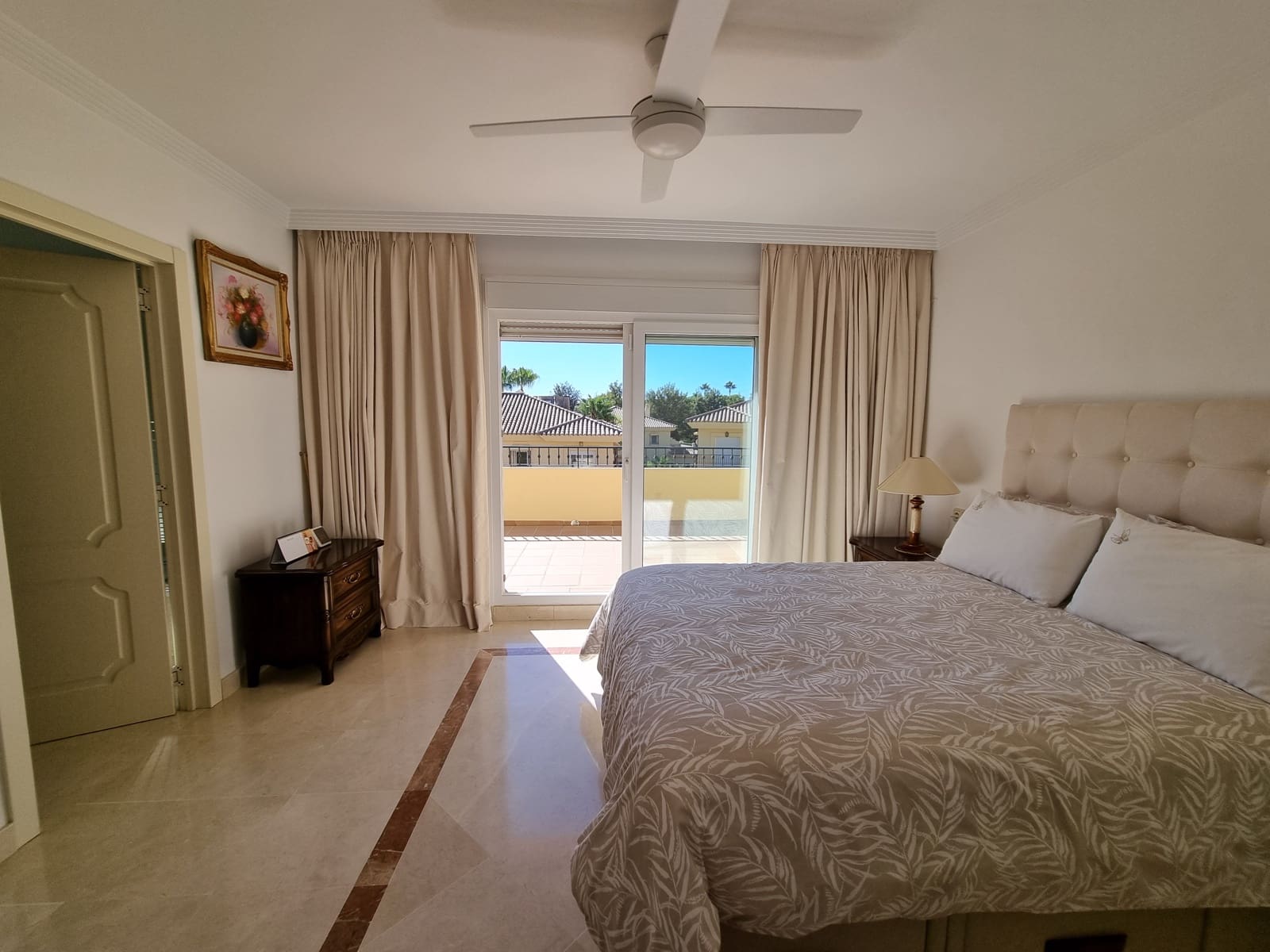 4 soveværelse Semi-Rækkehus til salg i Mijas Costa med swimmingpool garage - € 549.000 (Ref: 9340010)