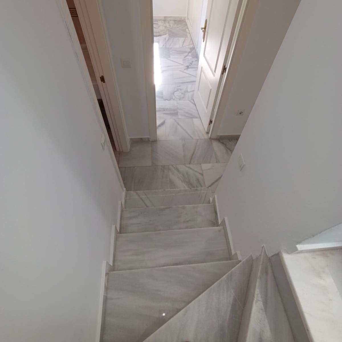 3 soveværelse Semi-Rækkehus til salg i Mijas Costa med swimmingpool - € 399.000 (Ref: 9699933)