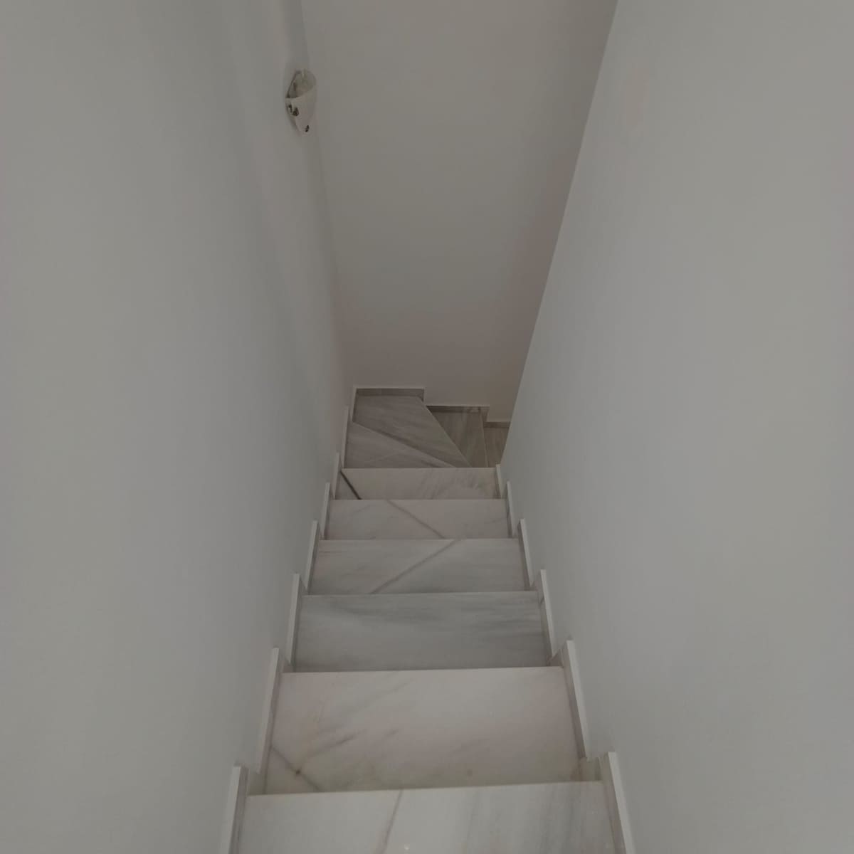 3 soveværelse Semi-Rækkehus til salg i Mijas Costa med swimmingpool - € 399.000 (Ref: 9699933)