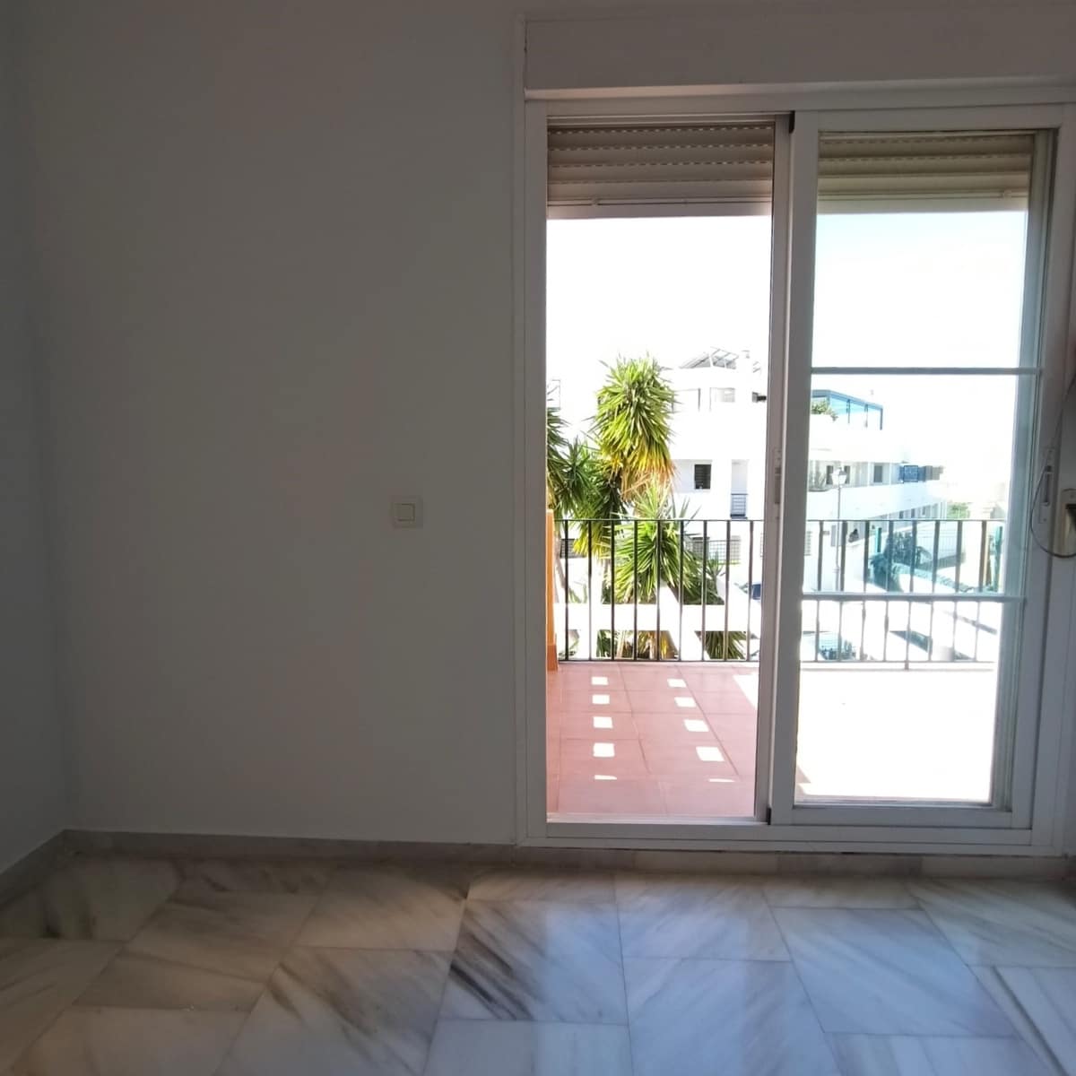 3 soveværelse Semi-Rækkehus til salg i Mijas Costa med swimmingpool - € 399.000 (Ref: 9699933)