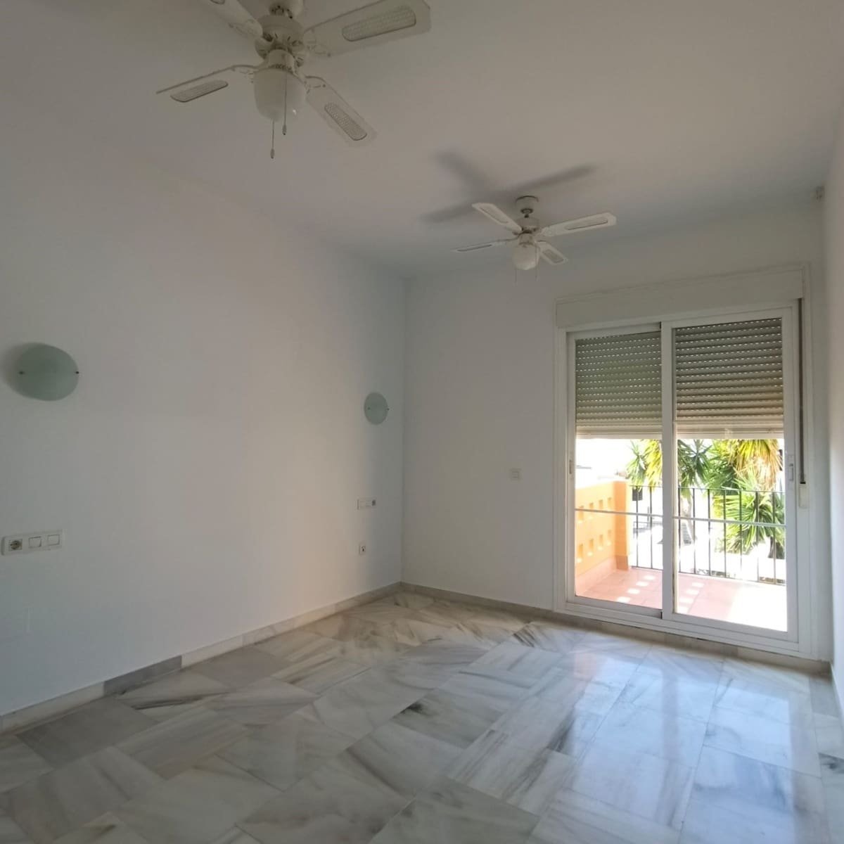 3 soveværelse Semi-Rækkehus til salg i Mijas Costa med swimmingpool - € 399.000 (Ref: 9699933)