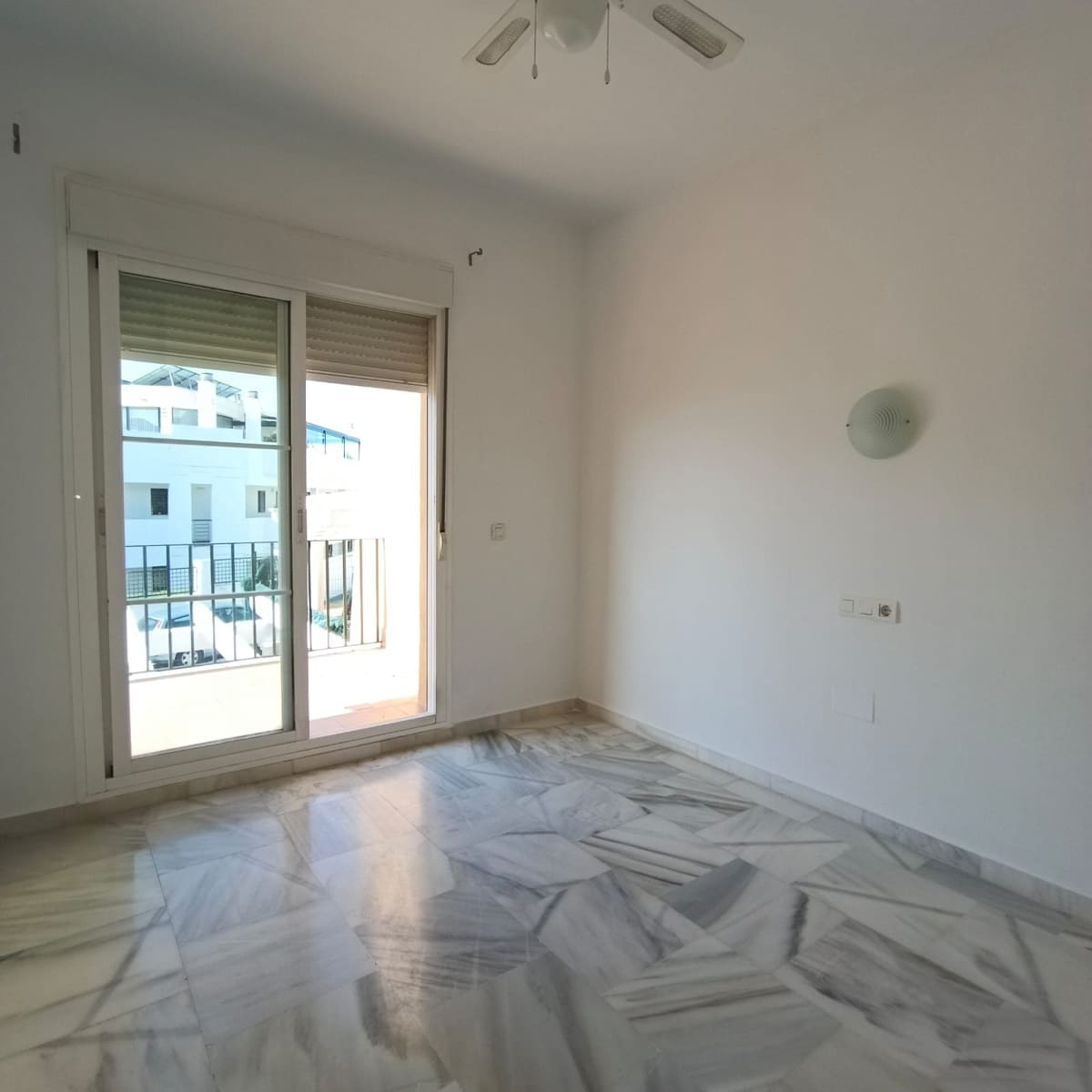 3 soveværelse Semi-Rækkehus til salg i Mijas Costa med swimmingpool - € 399.000 (Ref: 9699933)