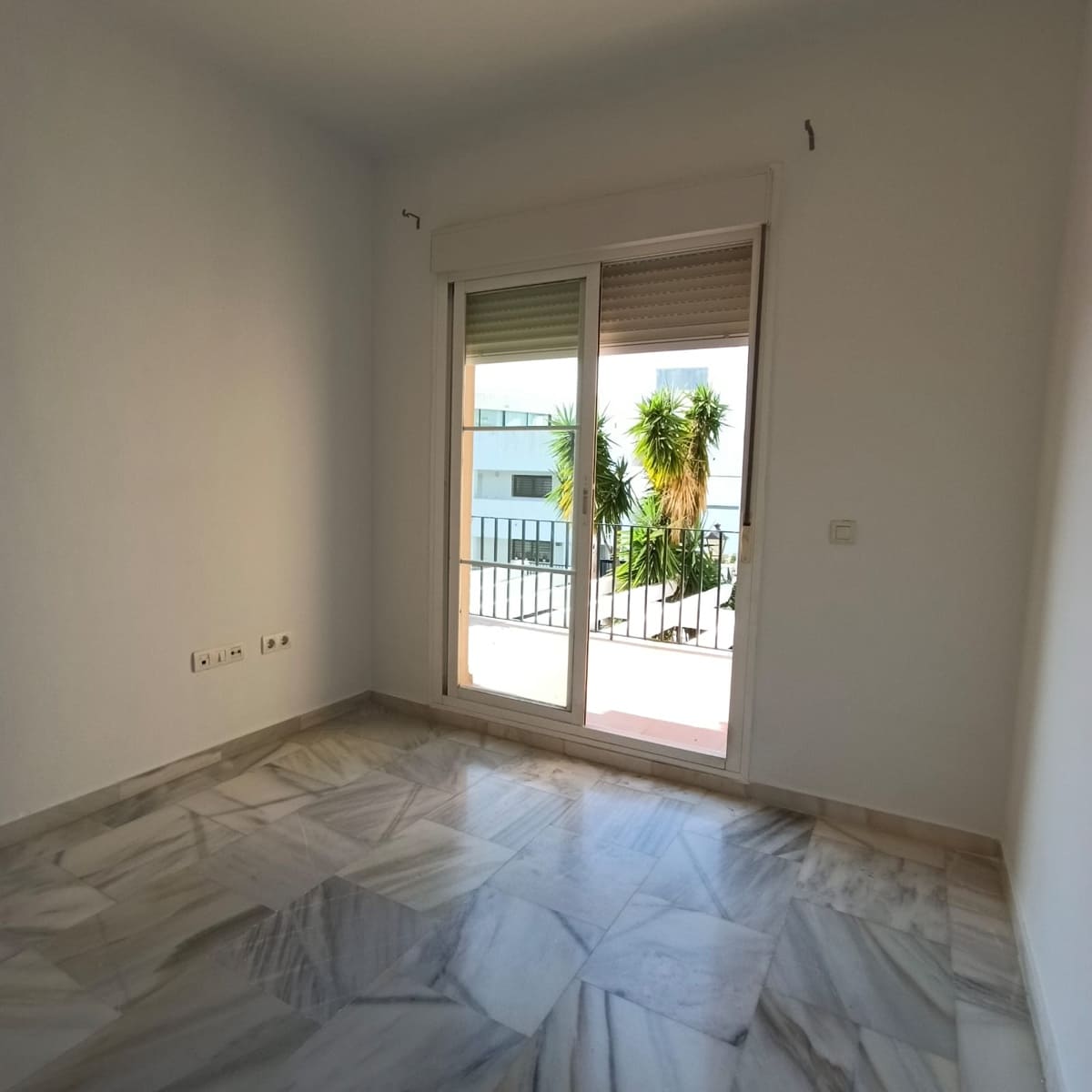 3 soveværelse Semi-Rækkehus til salg i Mijas Costa med swimmingpool - € 399.000 (Ref: 9699933)