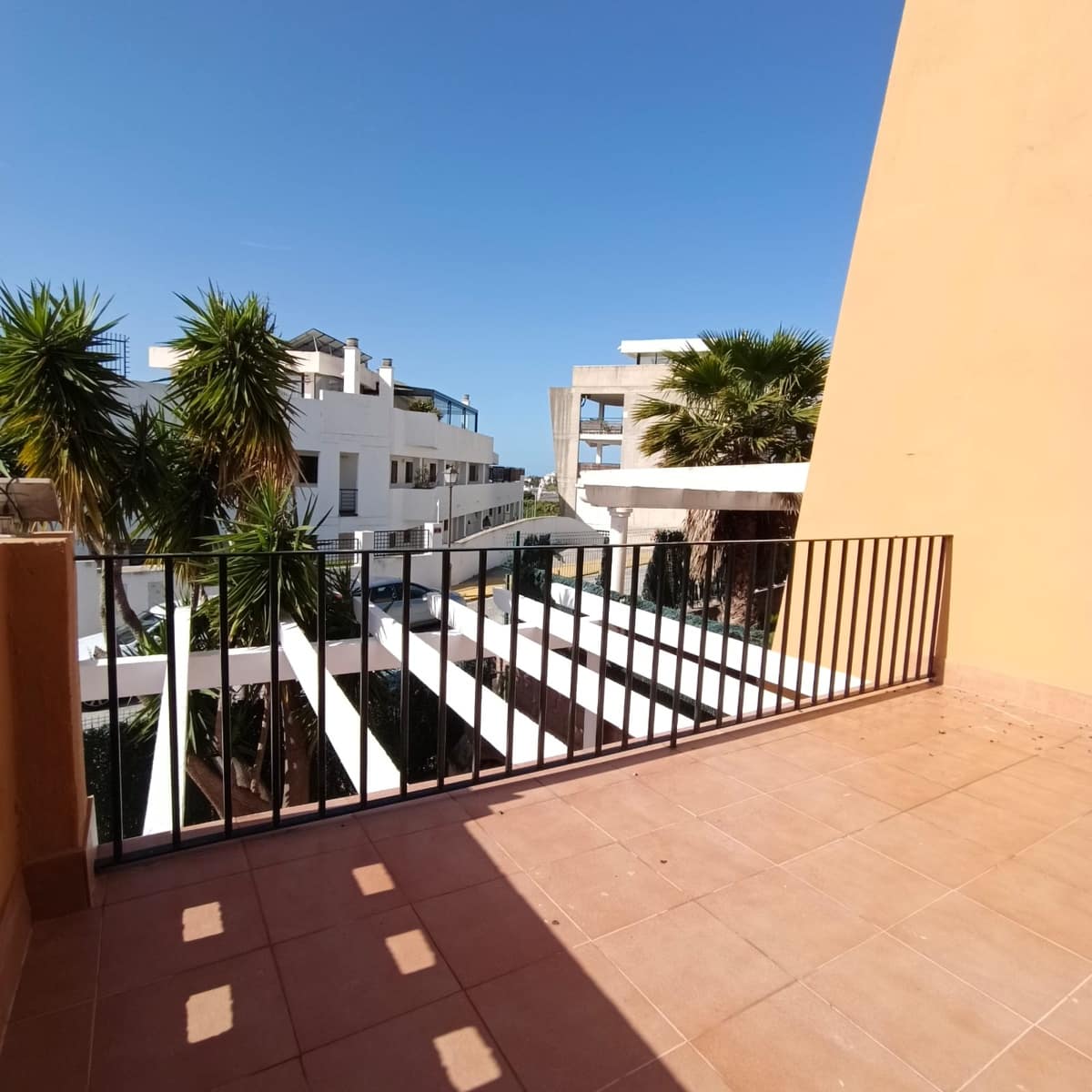 3 soveværelse Semi-Rækkehus til salg i Mijas Costa med swimmingpool - € 399.000 (Ref: 9699933)