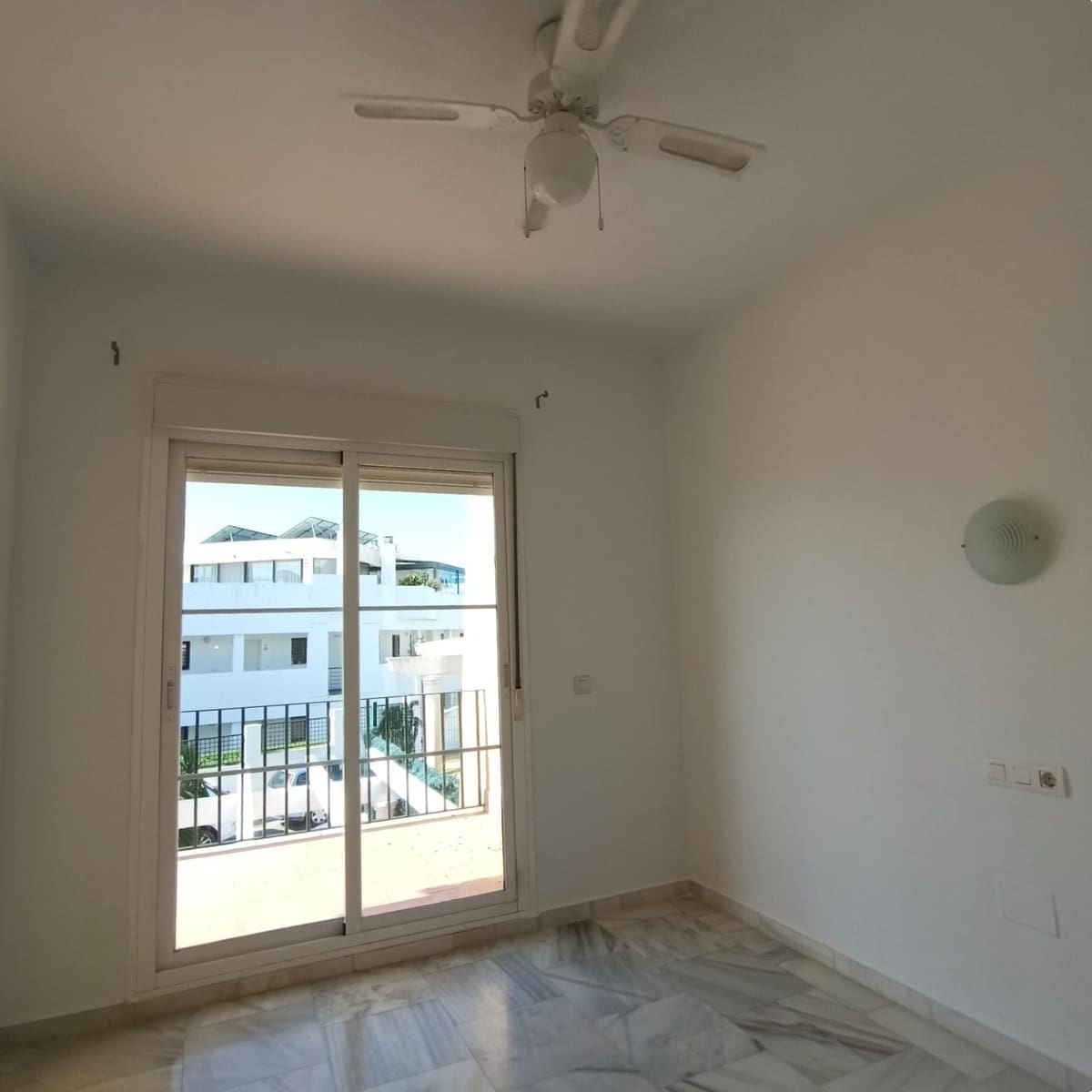 3 soveværelse Semi-Rækkehus til salg i Mijas Costa med swimmingpool - € 399.000 (Ref: 9699933)